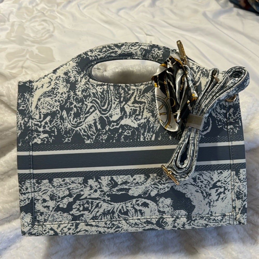 Gray and white box tote NWOT